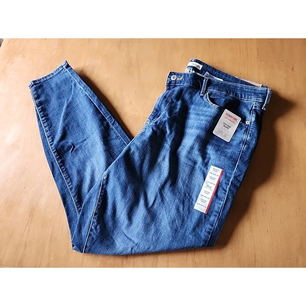 22M | W40 L30 Signature Levi Strauss Women's Modern High Rise Skinny‎ Jeans NWT